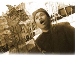 HASRAT KORUP MEMPERKAYA DIRI DAN KELOMPOKNYA MENGHAMBA PADA NAFSU POLITIK