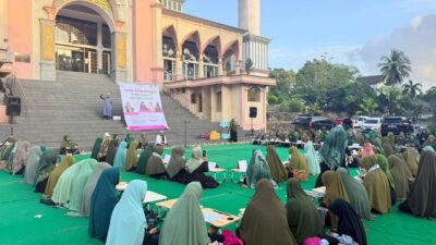 Silaturahmi Ratusan Pecinta Quran, Hj.Diny Harlina Fery Ketua ODOJ Babel Hijaukan Halaman Masjid Agung Sungailiat