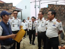 Kepala Kanwil Ditjenpas Sumsel Erwedi Supriyatno Bersama UPT Pemasyarakatan Kota Palembang Tinjau Progres Bedah Rumah