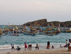 Pantai Watu Ulo Jember tak Sekadar Indah, Kebijakan Satu Tiket Dinilai Sukses Hidupkan Ekonomi Warga