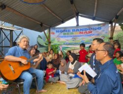 Sambil Berbagi Nasi Boks & Beras, PJBW Bersama Sam Bimbo Kunjungi HOME Bandung Bersinar Human Initiative