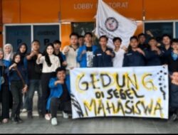 Mahasiswa Universitas PGRI Palembang Kepung dan Segel Rektorat, Transparansi Kampus Dipertanyakan