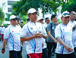 Panglima TNI dan Kapolri Jalan Santai Bersama, Tegaskan Soliditas Jelang Indonesia Emas 2045