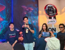 Saskia Chadwick dan Fadi Alaydrus Bikin Jakarta Fair Kemayoran Makin Meriah, Fans WeTV Original Samuel Histeris di Booth Telkomsel