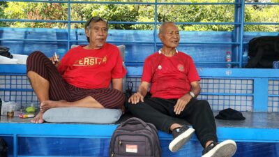 Tiga Kali Nyaris Menyerah, Tiga Kali Bangkit: Simson Rumahpasal, Bek Garang yang Mengukir Sejarah Persija