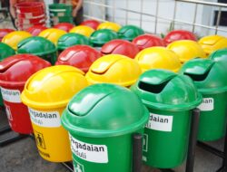 PT Pegadaian (Persero) Kantor Wilayah III Sumbagsel Salurkan Tempat Sampah Tiga Warna, Dukung Palembang Jadi Kota Bersih