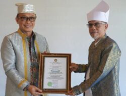 Berperan Besar dalam Manajemen ASN, Kepala BKN RI Dianugerahi Gelar Kehormatan Adat dari Kesultanan Ternate