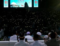 Ketika Monas Bermandikan Cahaya: Selawat, Doa Kebangsaan, dan Cinta NKRI Bergaung Semalam Suntuk