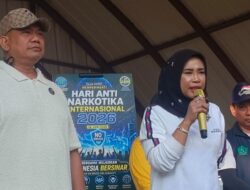 Wakil Bupati Sidoarjo, Hj. Mimik Idayana, S.A.P., Mengajak Ibu-Ibu Untuk lebih Mengawasi Anak-Anaknya Dari Bahaya Narkoba