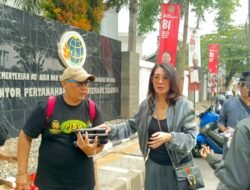 Gandeng Peran Artis Lia Emilia, Jumat Berkah Wartawan Berbagi Berkat Dukungan Kantah BPN Kota Tangerang Selatan Provinsi Banten