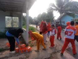 Sambut Hut kemerdekaan RI.-81 warga Kampung Sukosari melaksanakan gerak jalan sehat