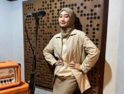 Sukses dengan Setengah Juta Streams di Spotify, Delisha Okta Mahasiswi UII Jogya Rilis Single ‘Akhir Cerita’