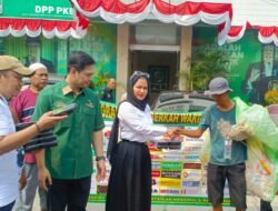 Didampingi Camel Petir, Tommy Kurniawan Ikut Berbagi di Program Jumat Berkah Wartawan (PJBW) Pekan ke-92