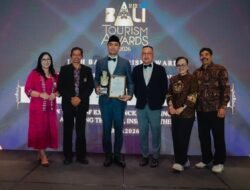 Menag Nasaruddin Umar Digandjar Penghargaan Bali Top Hospitality Leader