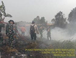 Tim Gabungan Padamkan Karhutla di Sungai Pinang, Api Masih Sisakan Asap