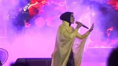 Syahrini Bikin Pestapora Riuh: Minta Minum hingga “Pusing” Gara-Gara Tangga