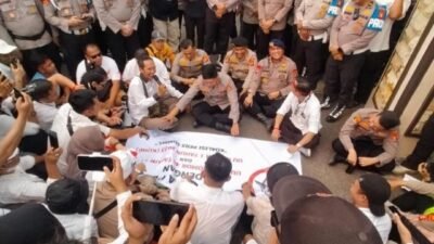 Aksi Solidaritas Pers di Polda Sumsel Desak Pengusutan Tuntas Pelaku Kekerasan