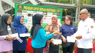 Menebar Kebaikan Di Tanjung Barat Jaksel, PJBW & GPIB Berbagi Ratusan Paket Nasi Siap Saji ke Para Penerima Manfaat